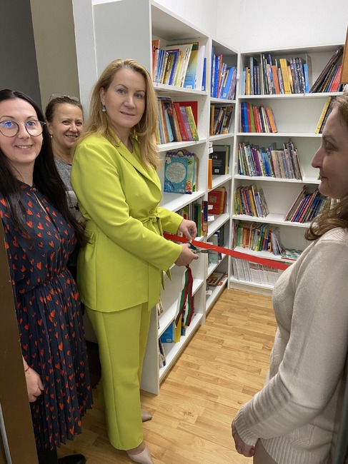 Училище „Св. св. Кирил и Методий“ във Виена вече има своята първа официална училищна библиотека