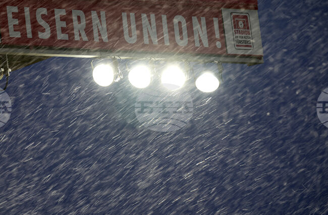 Въпреки прогнозите за обилни снеговалежи в Германия не планират отлагане на мачовете от кръга в Бундеслигата