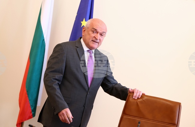 Caretaker PM Glavchev Congratulates Donald Trump on Victory, Highlights Strong Bulgaria-US Partnership