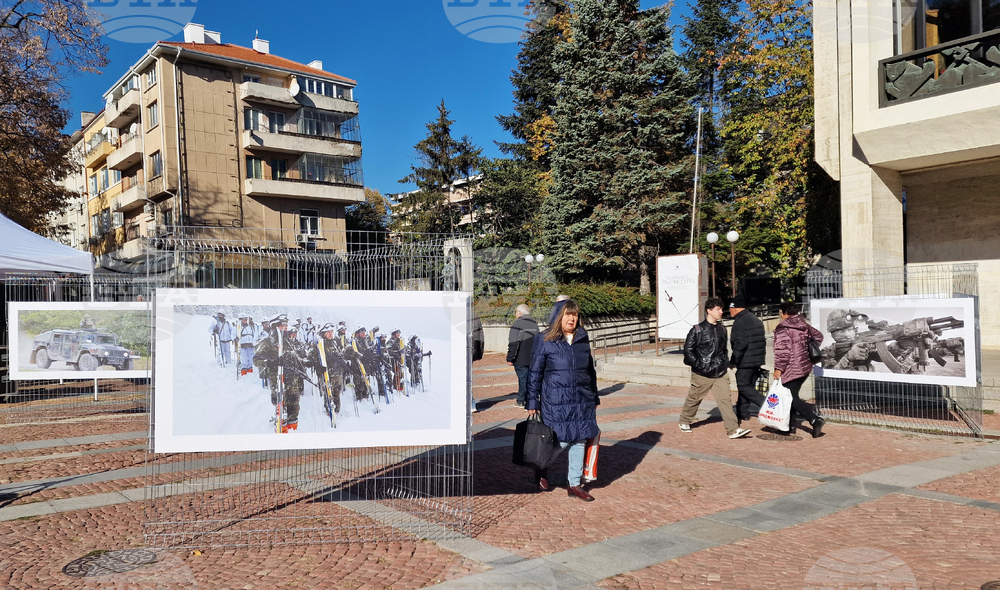 Шумен - „Сухопътни войски - ние сме там, където има нужда от нас“ - изложба