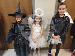 „Училищен карнавал“ бе организиран в Българско училище „Слънчогледи“ в град Глен Елин, щат Илинойс, САЩ, в края на месец октомври.