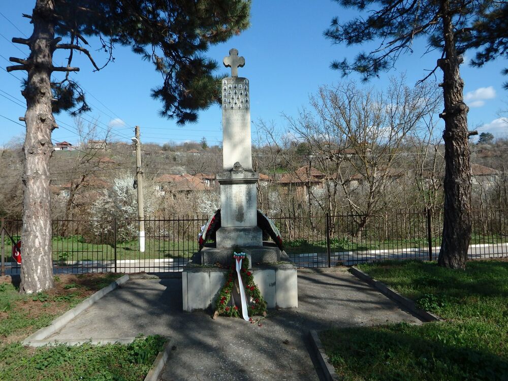 Областна администрация Русе: Правителството отпусна малко над 24 500 лева за ремонт на три военни паметника в русенско