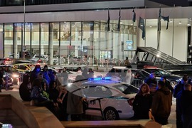 Търговски център - сигнал за взривно устройство