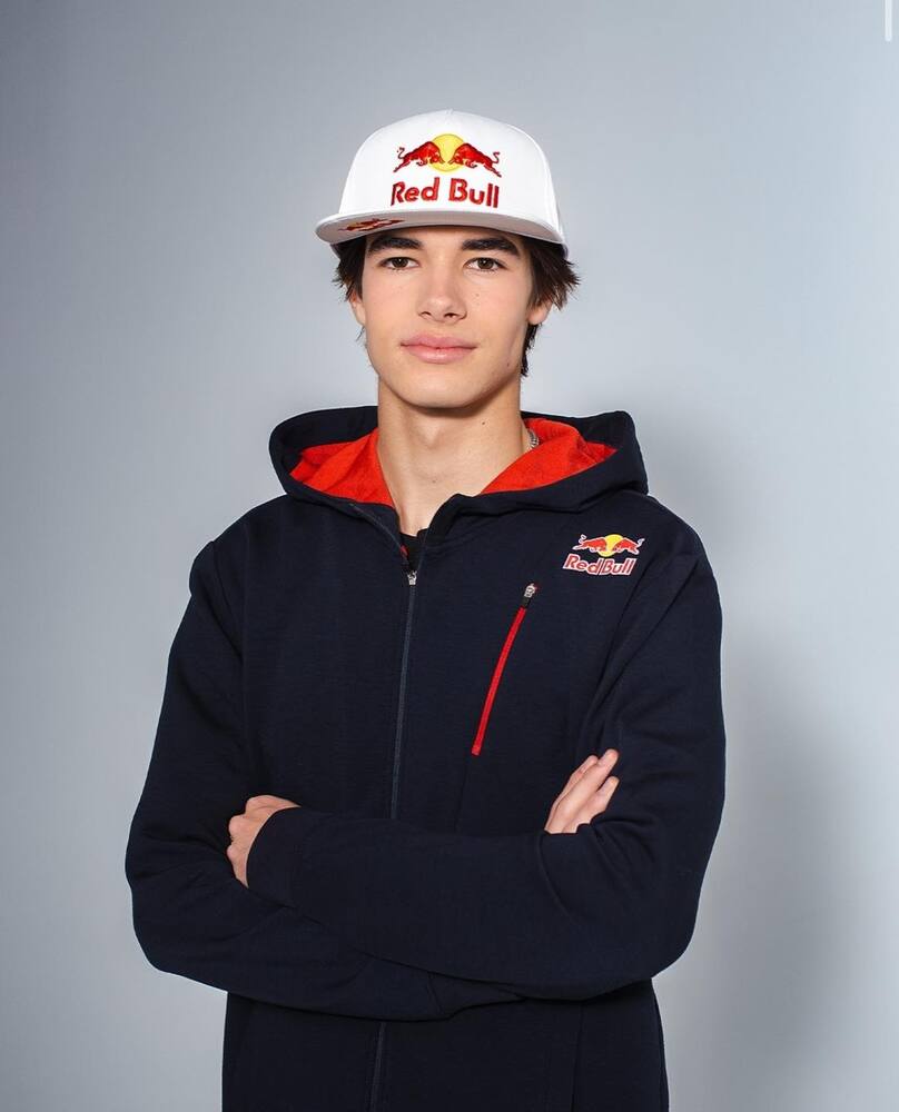 Българският автомобилен състезател Никола Цолов стана член на академията на Ред Бул за развитие на млади пилоти