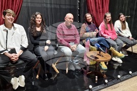 Шумен - „Пълнолудие - отложен живот” - театър