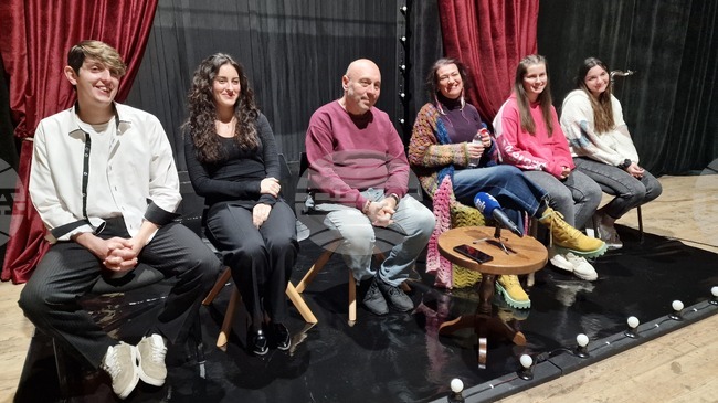  Шумен - „Пълнолудие - отложен живот” - театър