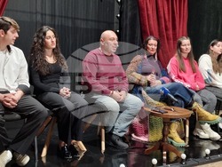 Шумен - „Пълнолудие - отложен живот” - театър