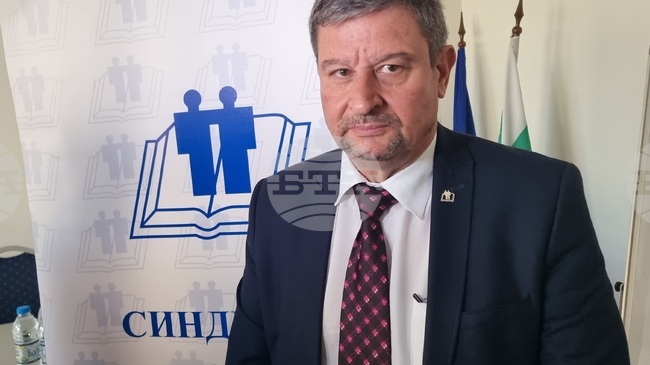 Синдикатът "Образование" към КТ "Подкрепа" и останалите социални партньори водят преговори за повишението на учителските заплати 