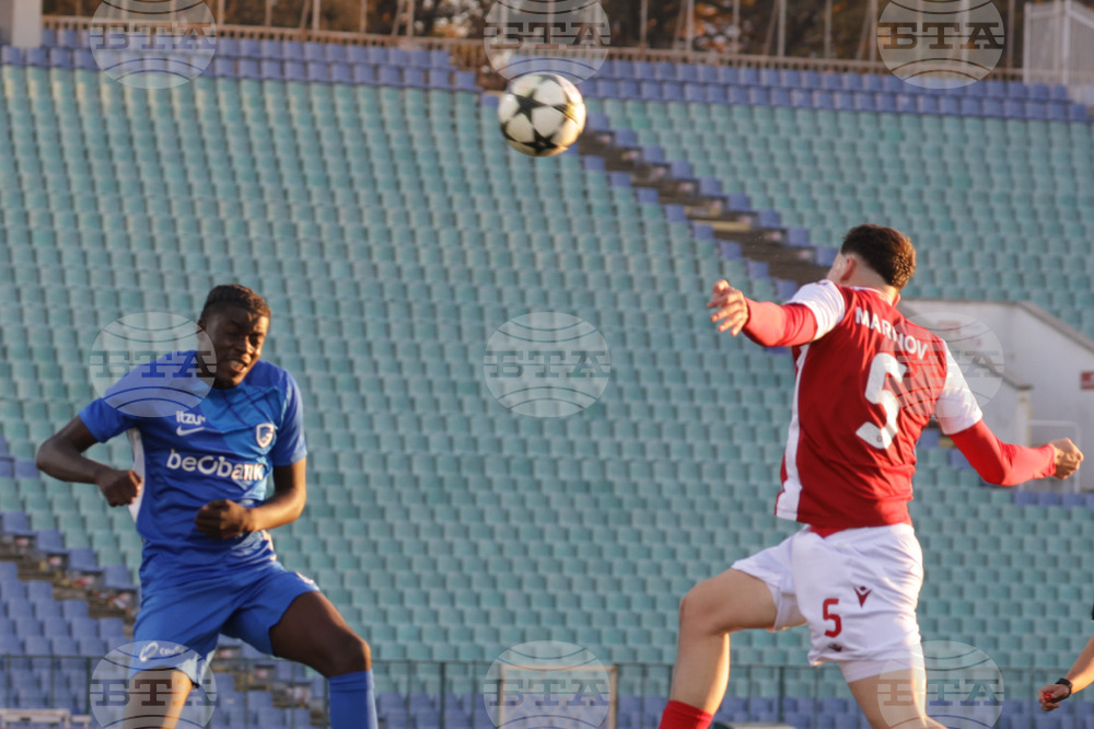 Футбол -  Лига на УЕФА - младежи - ЦСКА - Генк