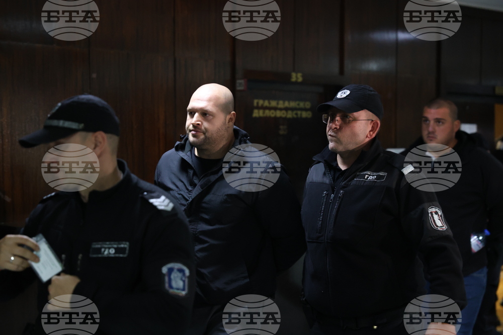 Благоевград - Окръжен съд - заседание - обвиняеми служители на МВР