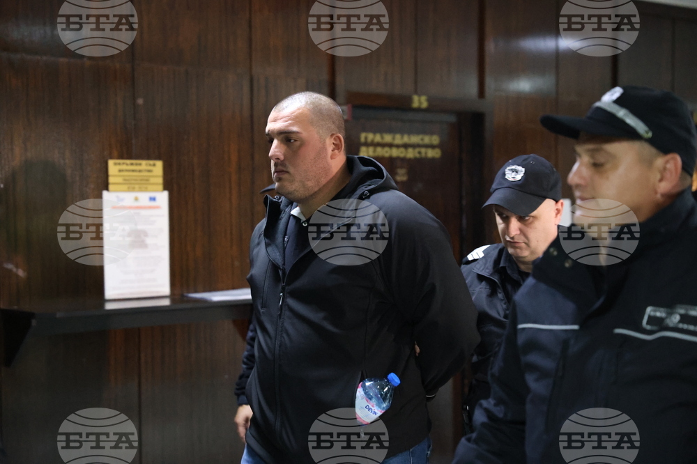 Благоевград - Окръжен съд - заседание - обвиняеми служители на МВР