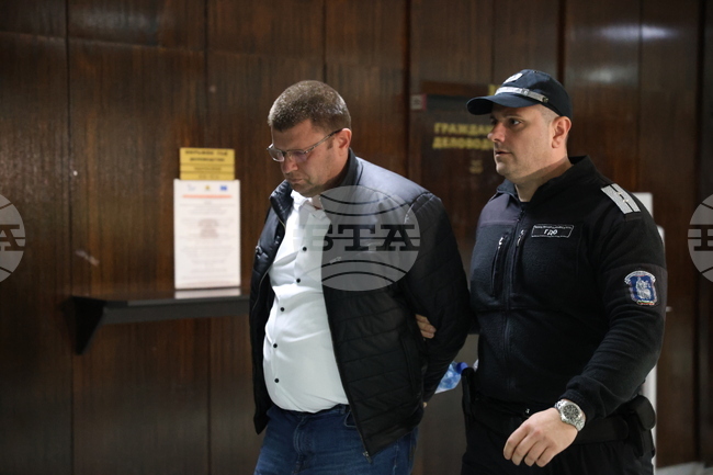 Окръжният съд в Благоевград взе мярка „задържане под стража“ на трима обвиняеми, сред които е и началникът на полицията в Петрич