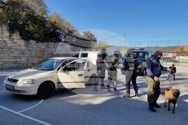 Шумен - полиция - ученици - демонстрация