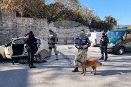 Шумен - полиция - ученици - демонстрация