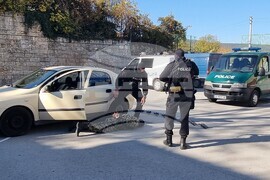 Шумен - полиция - ученици - демонстрация