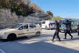 Шумен - полиция - ученици - демонстрация