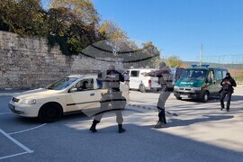 Шумен - полиция - ученици - демонстрация