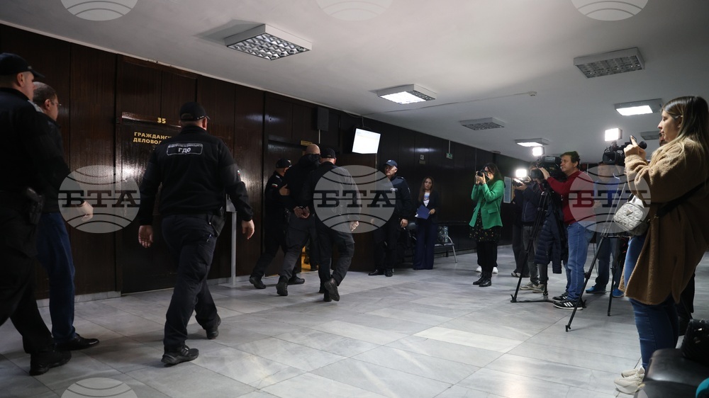 Благоевград - Окръжен съд - заседание - обвиняеми служители на МВР