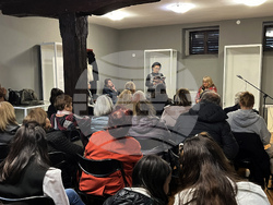 Свищов - Веселина Кожухарова - творчество - представяне