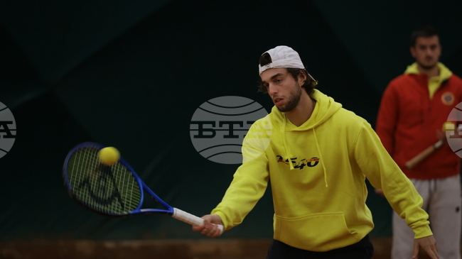 Адриан Андреев загуби в първия кръг на тенис турнир в Анталия