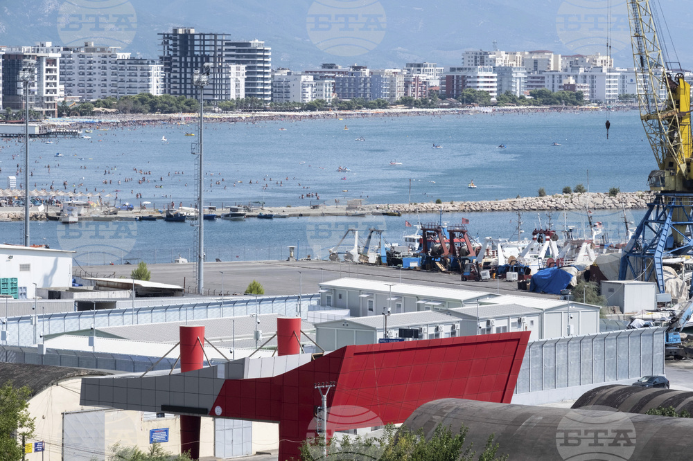 Сблъсъци по време на протест срещу планиран курорт в Албания предизвикаха напрежение с Гърция