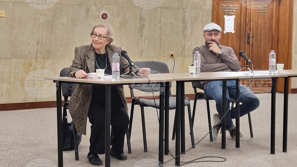 Книгата на Румяна Минчева "Направо в живота" беше представена в Регионалната библиотека "Стилиян Чилингиров" в Шумен