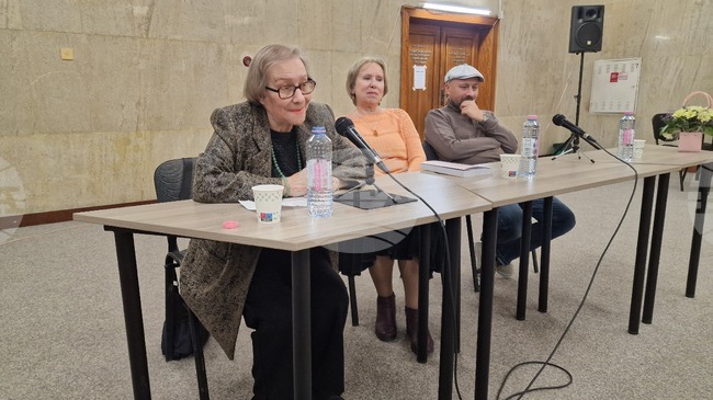 Шумен - книга - "Направо в живота"