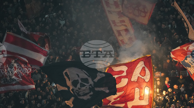 Съд в Босна разпореди едномесечен арест за 14 фенове на хърватския футболен клуб "Хайдук" за нападение срещу привърженици на "Цървена звезда"