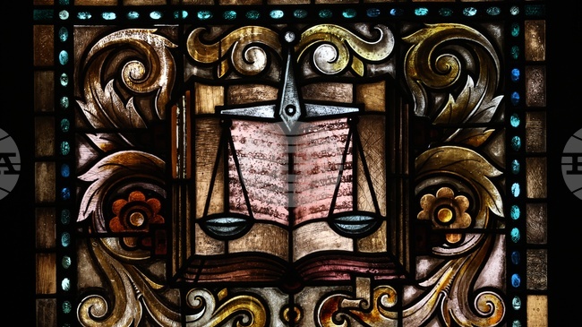 Съдът оправда бившите полицаи, обвинение във взимане на подкуп, за да ескортират Димитър Любенов, който причини тежка катастрофа