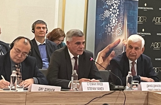 Стефан Янев: Прагматизмът е общият знаменател, който характеризира света през 21-ви век