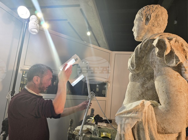 Петрич - реставрация - Хераклея Синтика скулптура