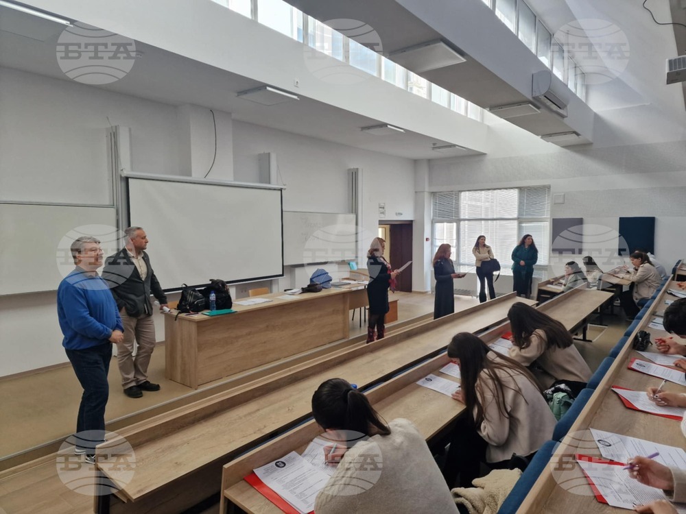 Югозападен университет „Неофит Рилски“ – Благоевград: За втора поредна година във Филологическия факултет към ЮЗУ „Неофит Рилски“ се проведе състезанието „По стъпките на Неофит Рилски“