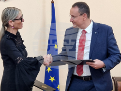 Министерство на транспорта и съобщенията - споразумение - подписване