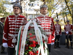 Мавзолей-гробница на княз Александър I Батенберг - полагане на венци