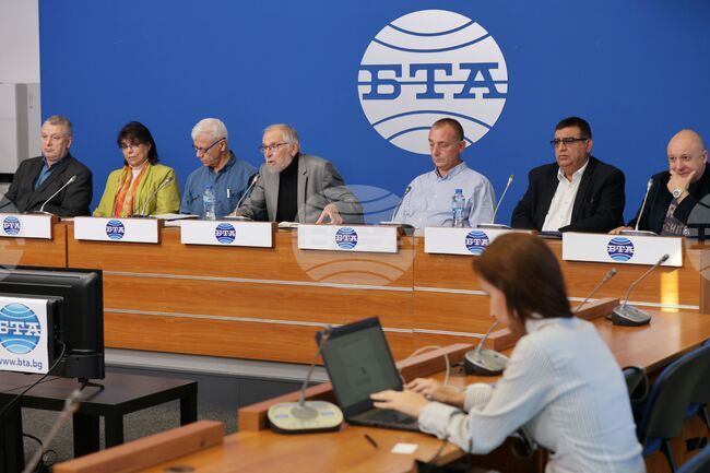 Национален пресклуб на БТА София - пресконференция - „Излишни екопроцедури тормозят гражданите и бизнеса”