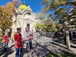 Мавзолей-гробница на княз Александър I Батенберг - полагане на венци