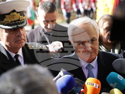 Мавзолей-гробница на княз Александър I Батенберг - полагане на венци