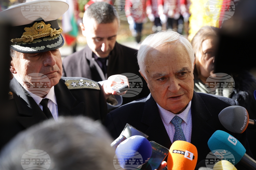 Мавзолей-гробница на княз Александър I Батенберг - полагане на венци