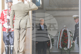 Мавзолей-гробница на княз Александър I Батенберг - полагане на венци