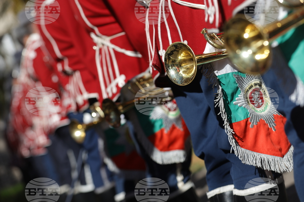 Мавзолей-гробница на княз Александър I Батенберг - полагане на венци