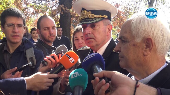 Решението за повишаване на заплатите на военнослужещите започна да дава своя ефект, каза адмирал Емил Ефтимов