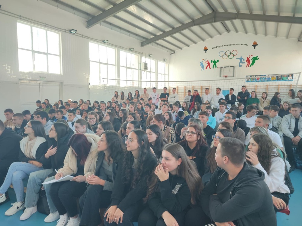 Областен информационен център Благоевград: Висок интерес сред ученици и студенти към информационната кампания на ОИЦ -Благоевград