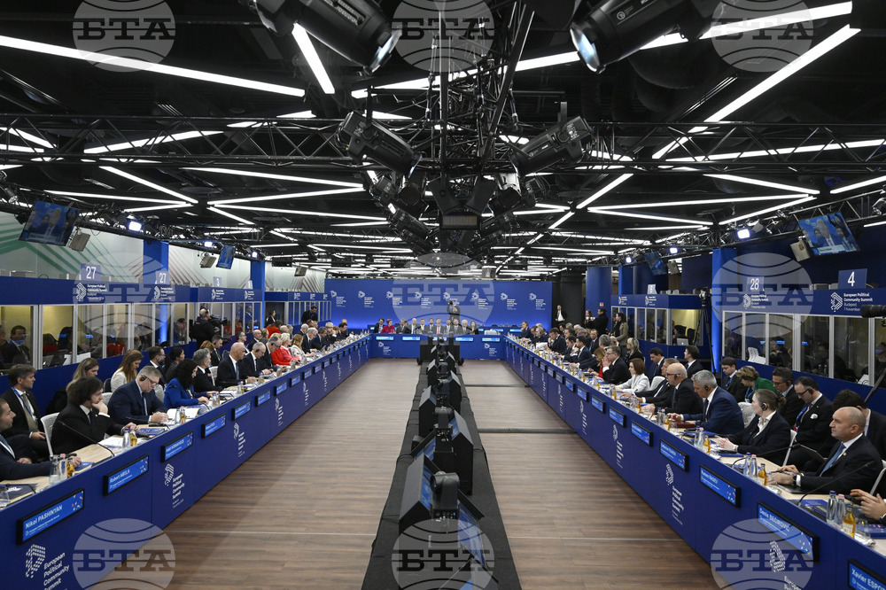 Президентите на Кипър и на Турция разговаряха за кратко в Будапеща