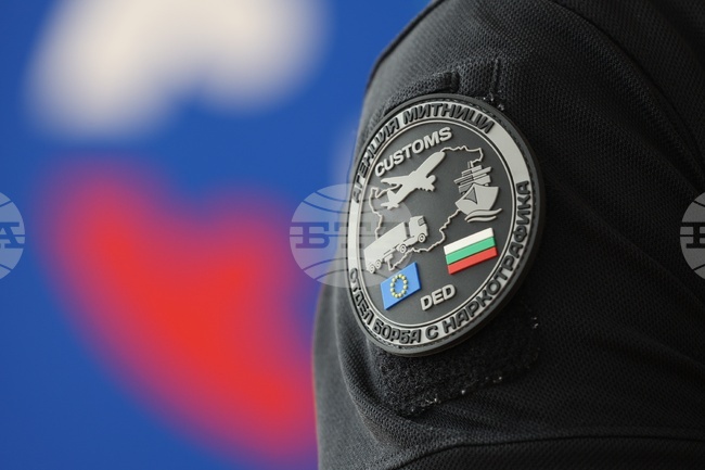 Свидетелства за дистанционно управляващ пилот получиха 20 митнически служители от отдел „Борба с наркотрафика“