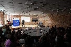 Агенция "Митници" - Национална агенция за приходите - кампания "Не сте сами"