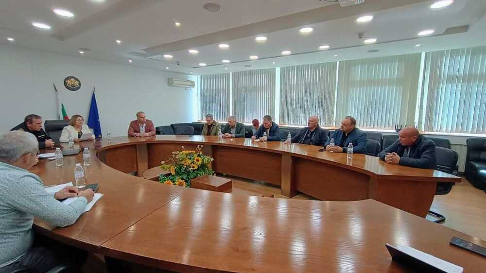 Обявено е бедствено положение на част от територията на община Садово заради пожара в депото за утайки край Катуница