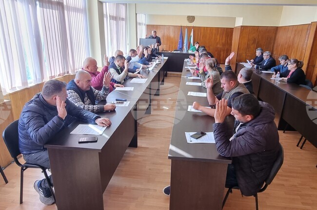 Общинските съветници в Каолиново гласуваха бюджета на общината за 2025 г. и повишение на заплатите на кметовете и кметските наместници