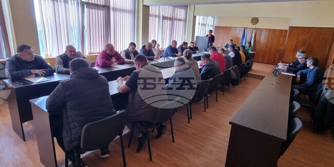 Общинският съвет в Каолиново гласува докладна записка за процедура за обществена поръчка за извършване на обществен превоз на пътници