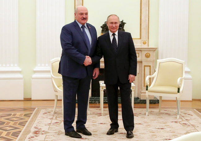 Путин ще обсъди Украйна на днешната си среща с беларуския лидер Лукашенко, съобщиха информационни агенции