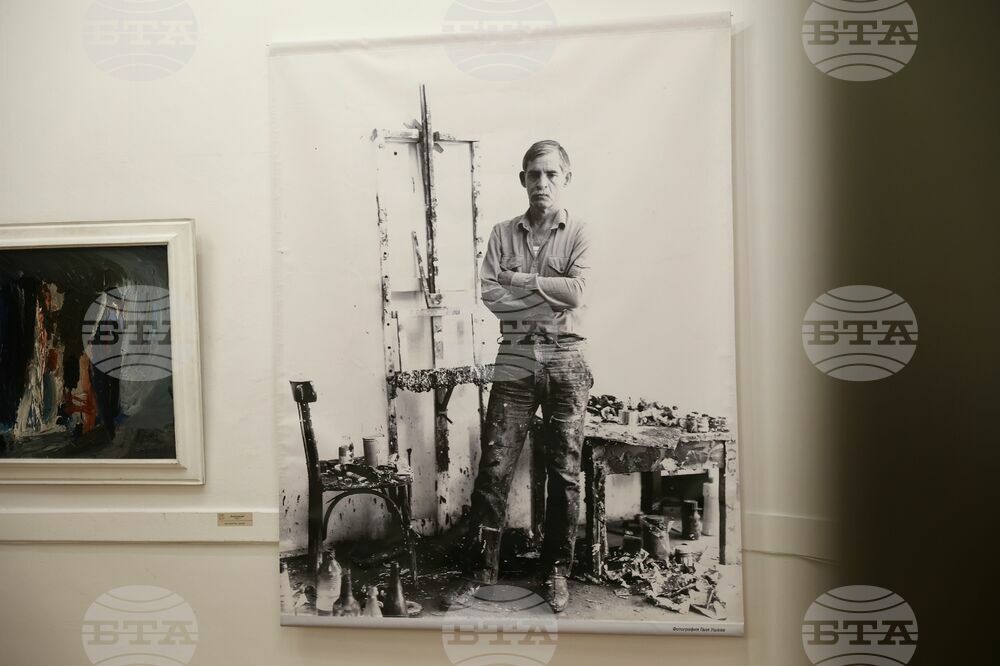 Наследниците на Георги Баев представят картини от семейната колекция в изложбата по повод 100-годишнината му в Бургас